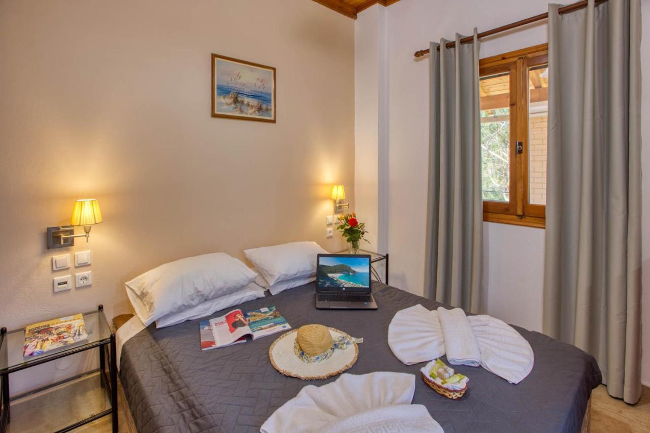 Christinas Apartments Agios Matthaios (Corfu) Exterior foto