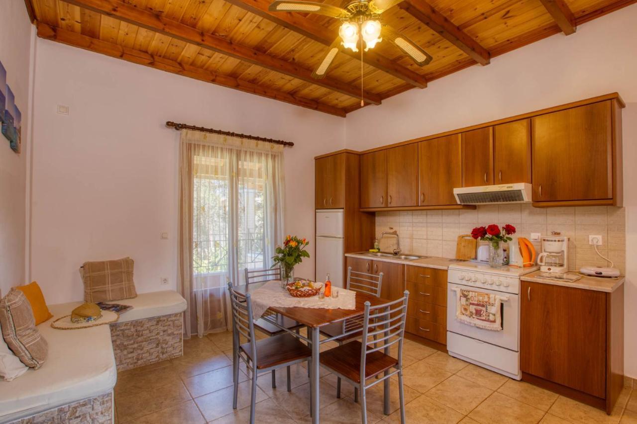Christinas Apartments Agios Matthaios (Corfu) Exterior foto