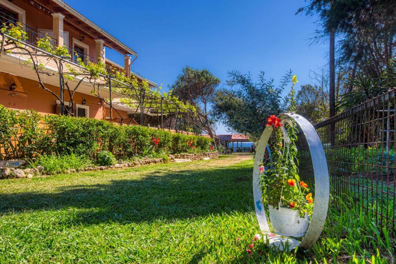 Christinas Apartments Agios Matthaios (Corfu) Exterior foto