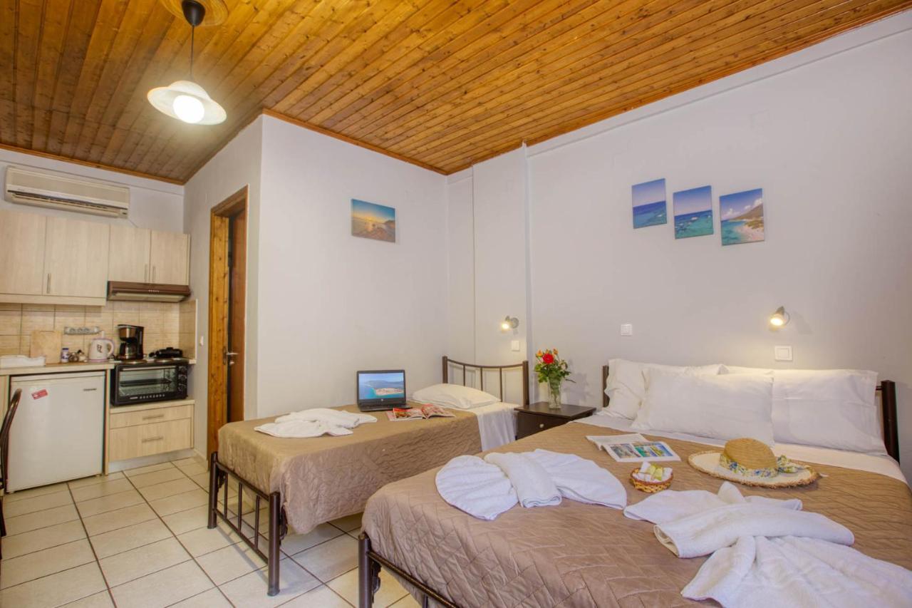 Christinas Apartments Agios Matthaios (Corfu) Exterior foto