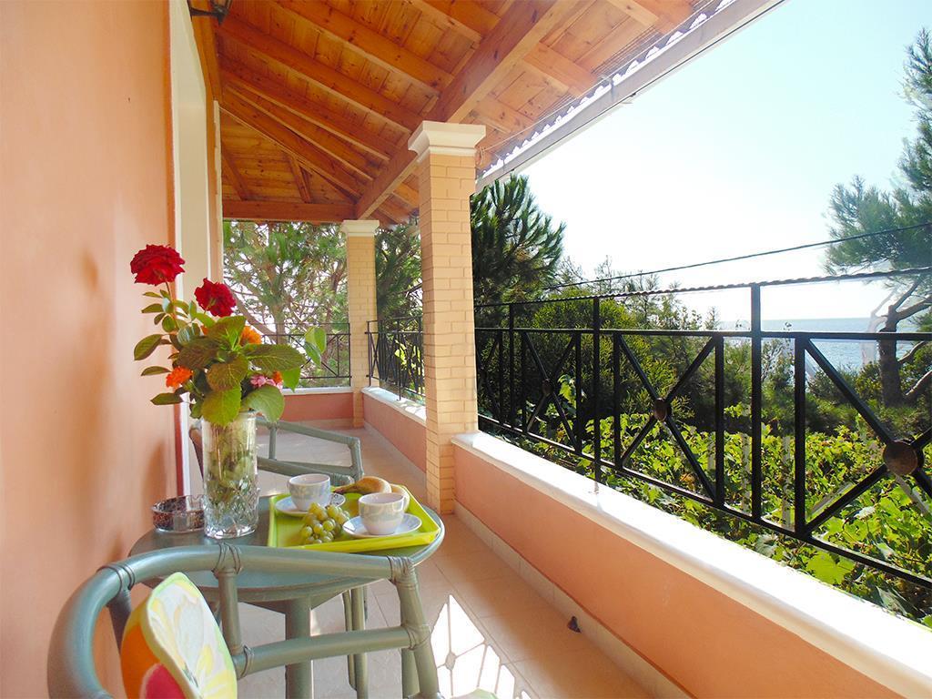 Christinas Apartments Agios Matthaios (Corfu) Exterior foto