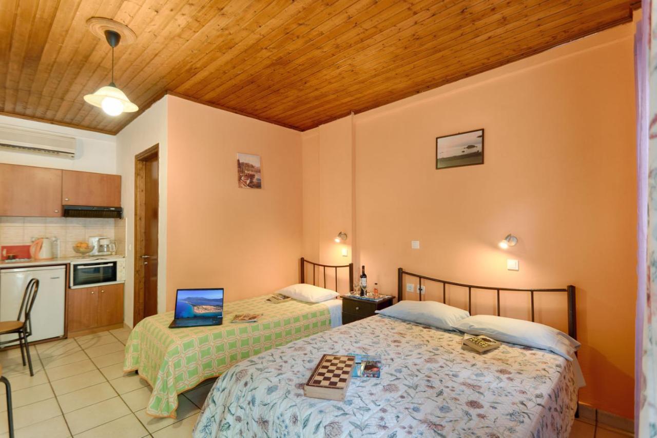 Christinas Apartments Agios Matthaios (Corfu) Exterior foto